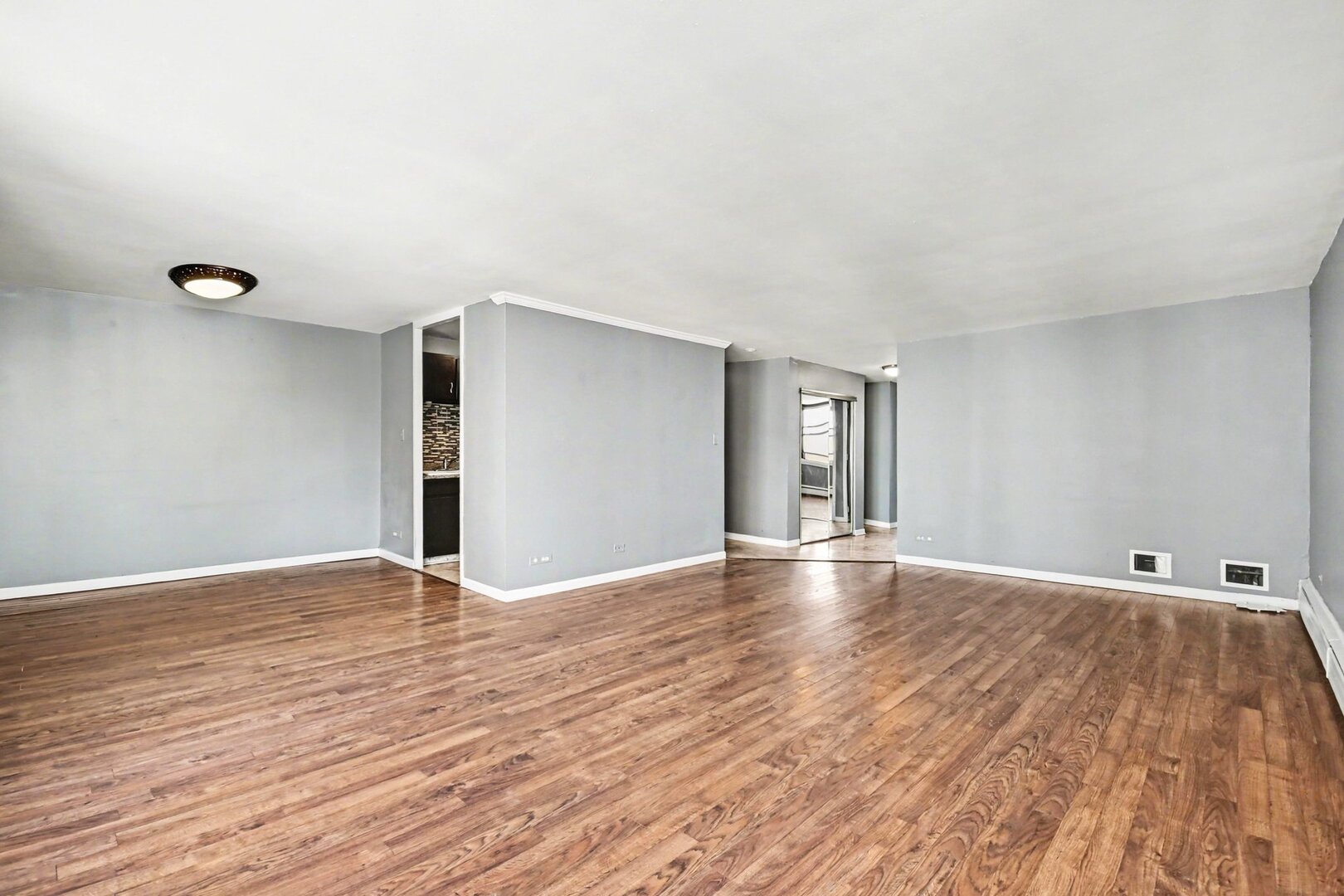 5740 North Sheridan Road, Unit 8D Chicago, IL 60660 - Photo 5 of 27