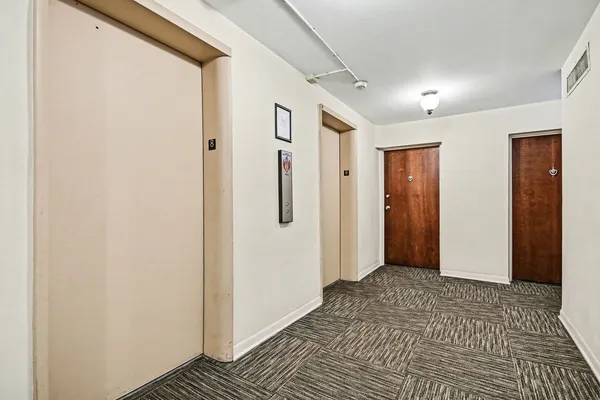 $199,900 | 5740 North Sheridan Road, Unit 8D, Chicago, IL 60660