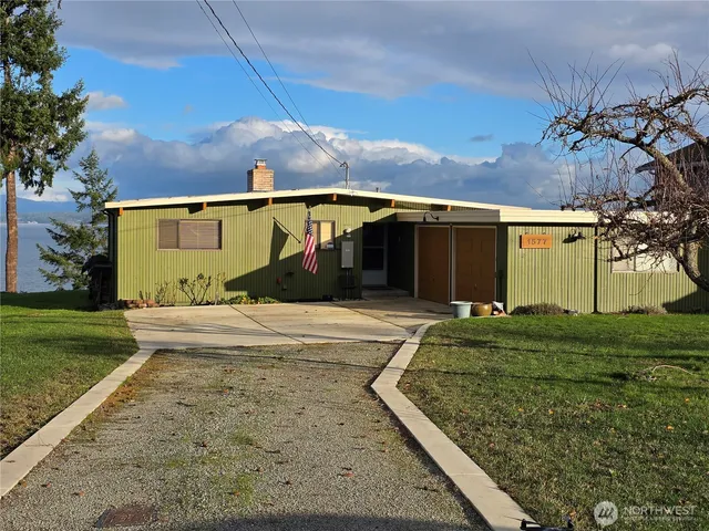 $2,700 | 1577 South Country Club Drive, Camano Island, WA 98282