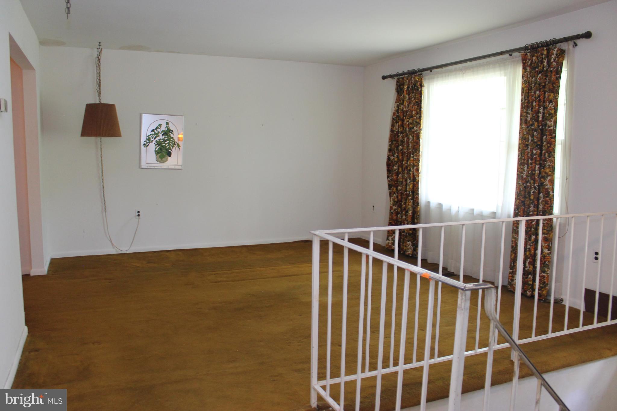 9309 Cross Bow Road Fort Washington, MD 20744 - Photo 3 of 32 Living Room