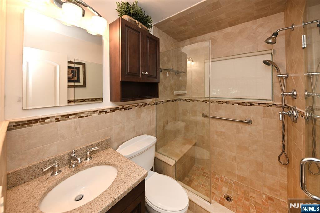 393 Gregory Road Paramus, NJ 07652 - Photo 19 of 29 Gallery Image 19