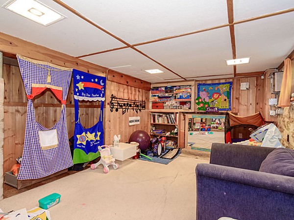 62 Brookline Street Needham, MA 02492 - Photo 5 of 27 Gallery Image 5