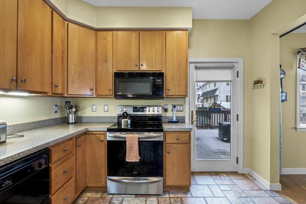 17 Hayden Road Saugus, MA 01906 - Photo 10 of 30 Gallery Image 10