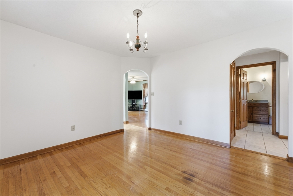 175 Granby Road South Hadley, MA 01075 - Photo 8 of 40