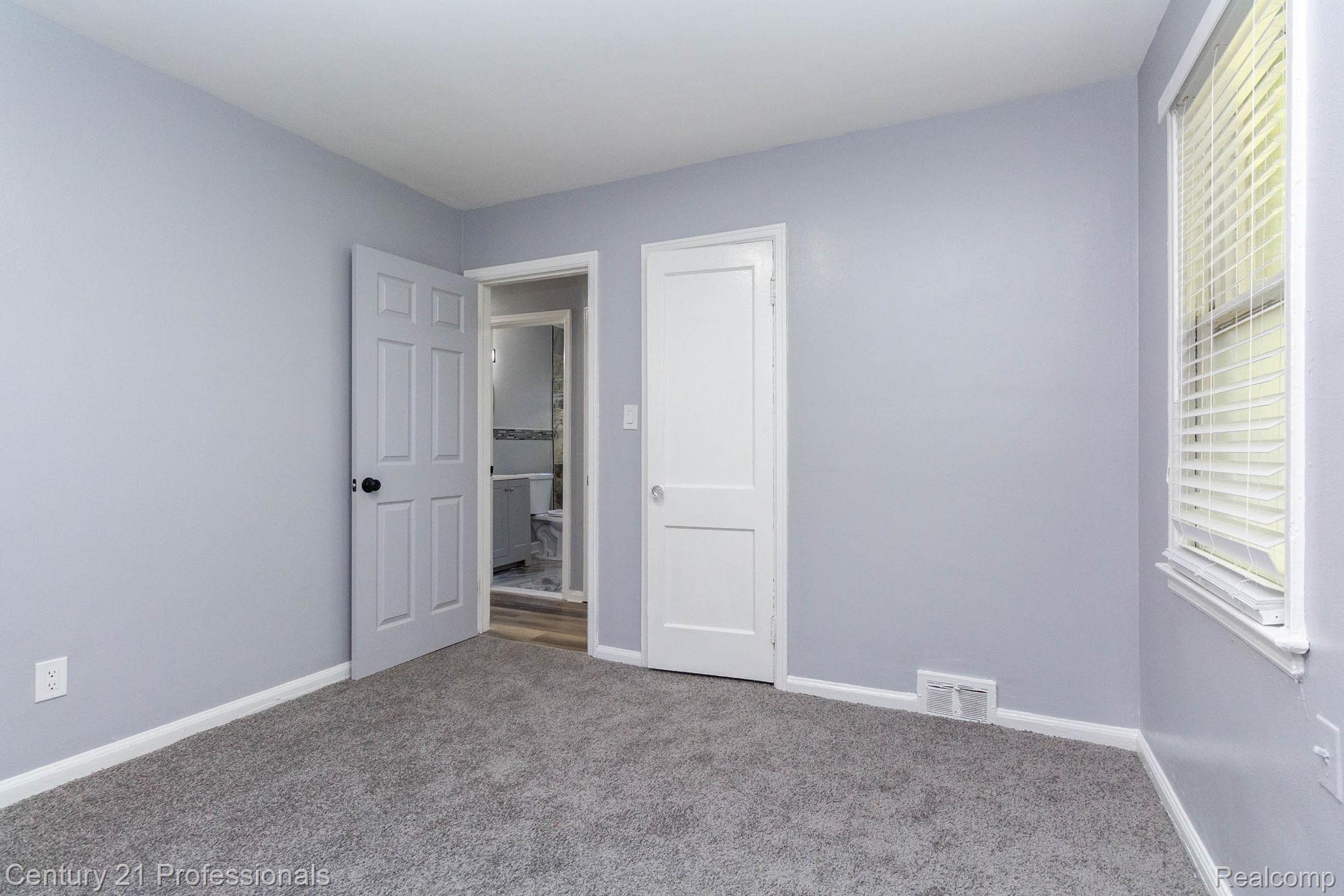 18951 Edinborough Road Detroit, MI 48219 - Photo 19 of 47 Unfurnished bedroom with carpet flooring and baseboards