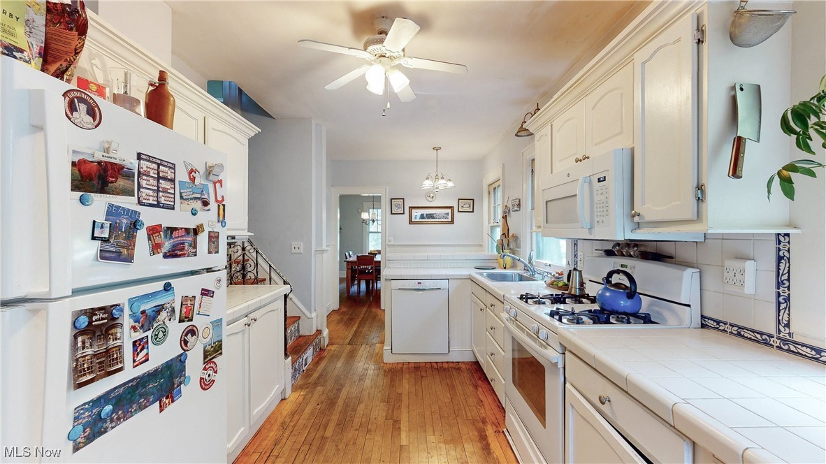 3004 Warrington Road Cleveland, OH 44120 - Photo 8 of 50 Gallery Image 8