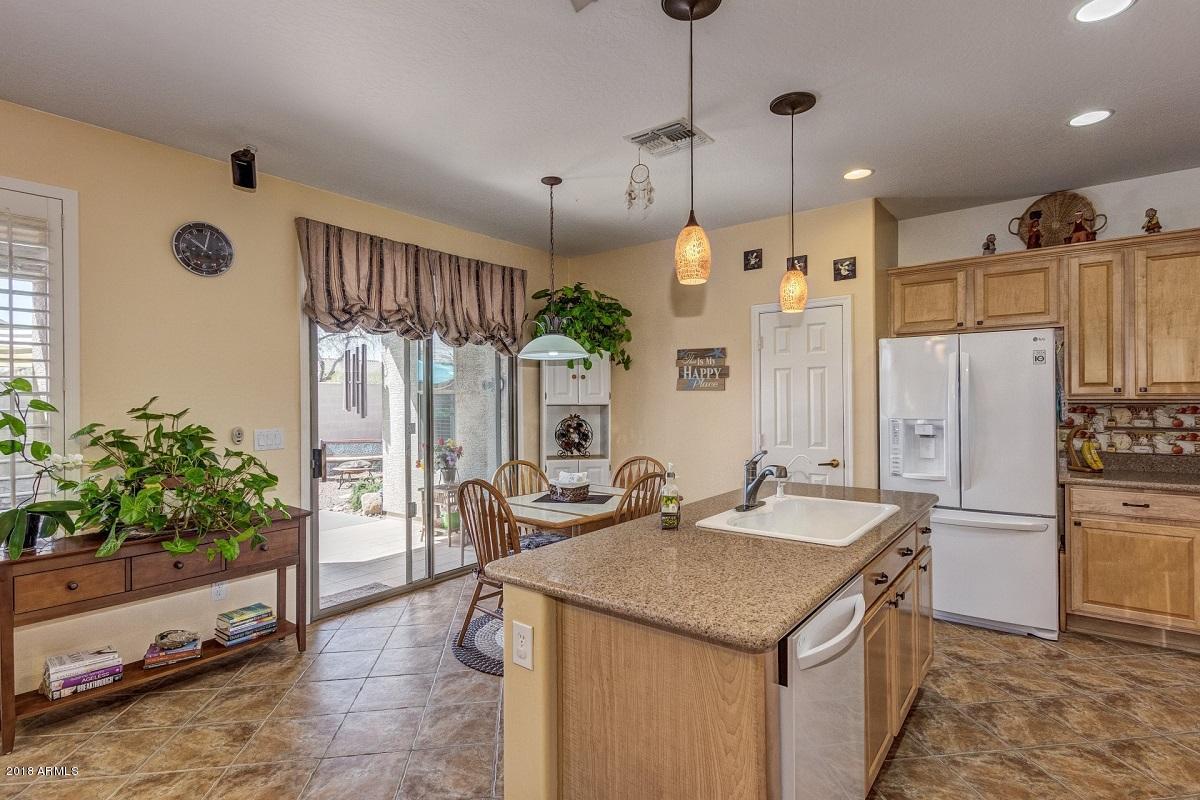 2533 West Kit Carson Trail Anthem, AZ 85086 - Photo 14 of 31 Kitchen
