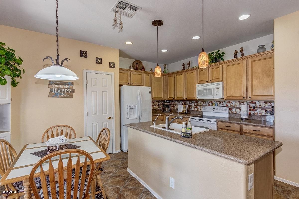 2533 West Kit Carson Trail Anthem, AZ 85086 - Photo 15 of 31 Kitchen
