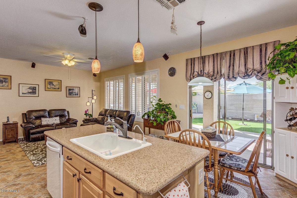 2533 West Kit Carson Trail Anthem, AZ 85086 - Photo 16 of 31 Kitchen