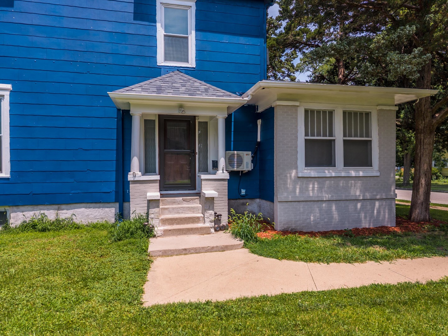 615 North Chicago Street Pontiac, IL 61764 - Photo 5 of 44