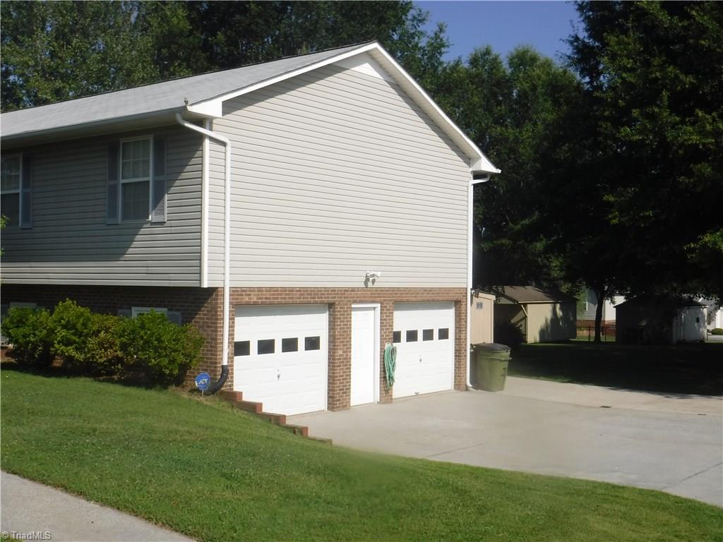 692 Arnold Road Lexington, NC 27295 - Photo 2 of 26 Gallery Image 2