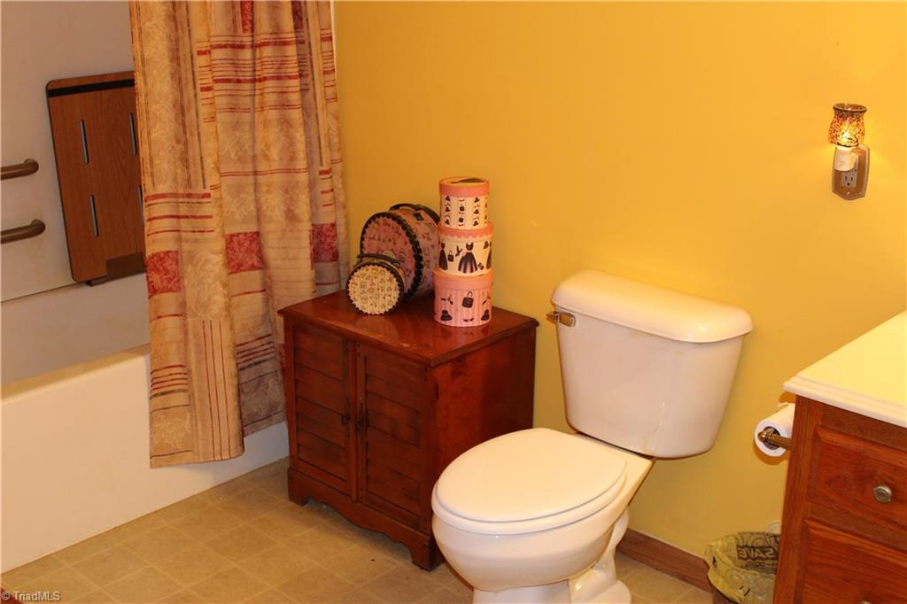 692 Arnold Road Lexington, NC 27295 - Photo 23 of 26 Gallery Image 23