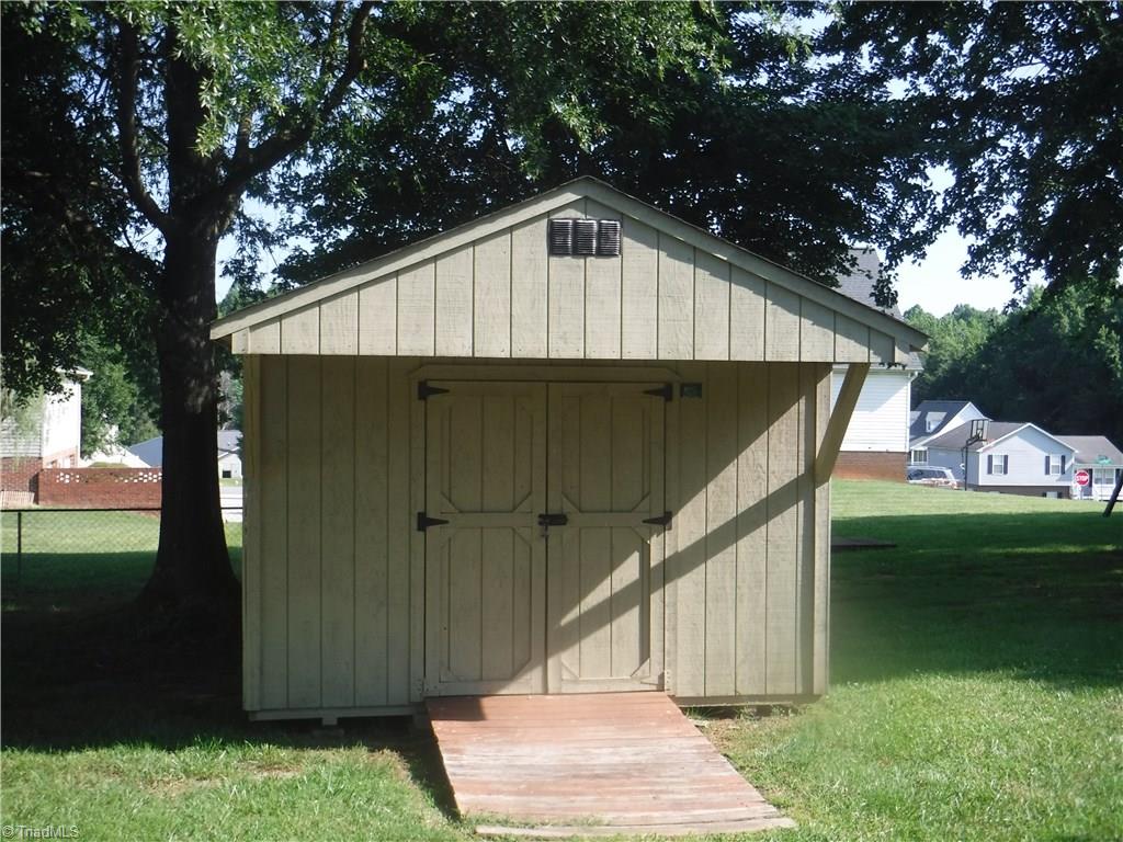 692 Arnold Road Lexington, NC 27295 - Photo 9 of 26 Gallery Image 9