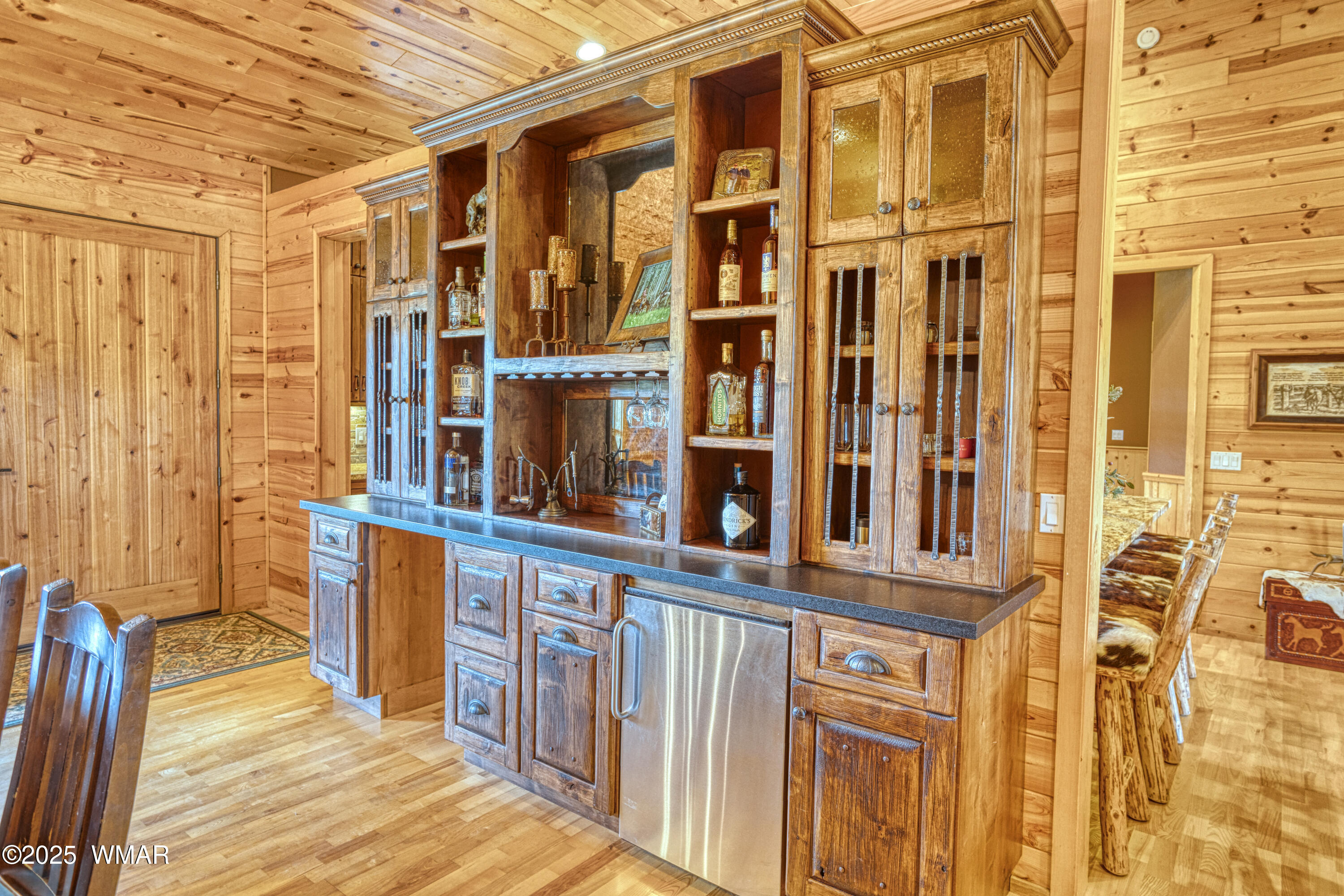 422 B Sponseller Siding Road Pinetop, AZ 85935 - Photo 23 of 74 Custom Sideboard and Hutch