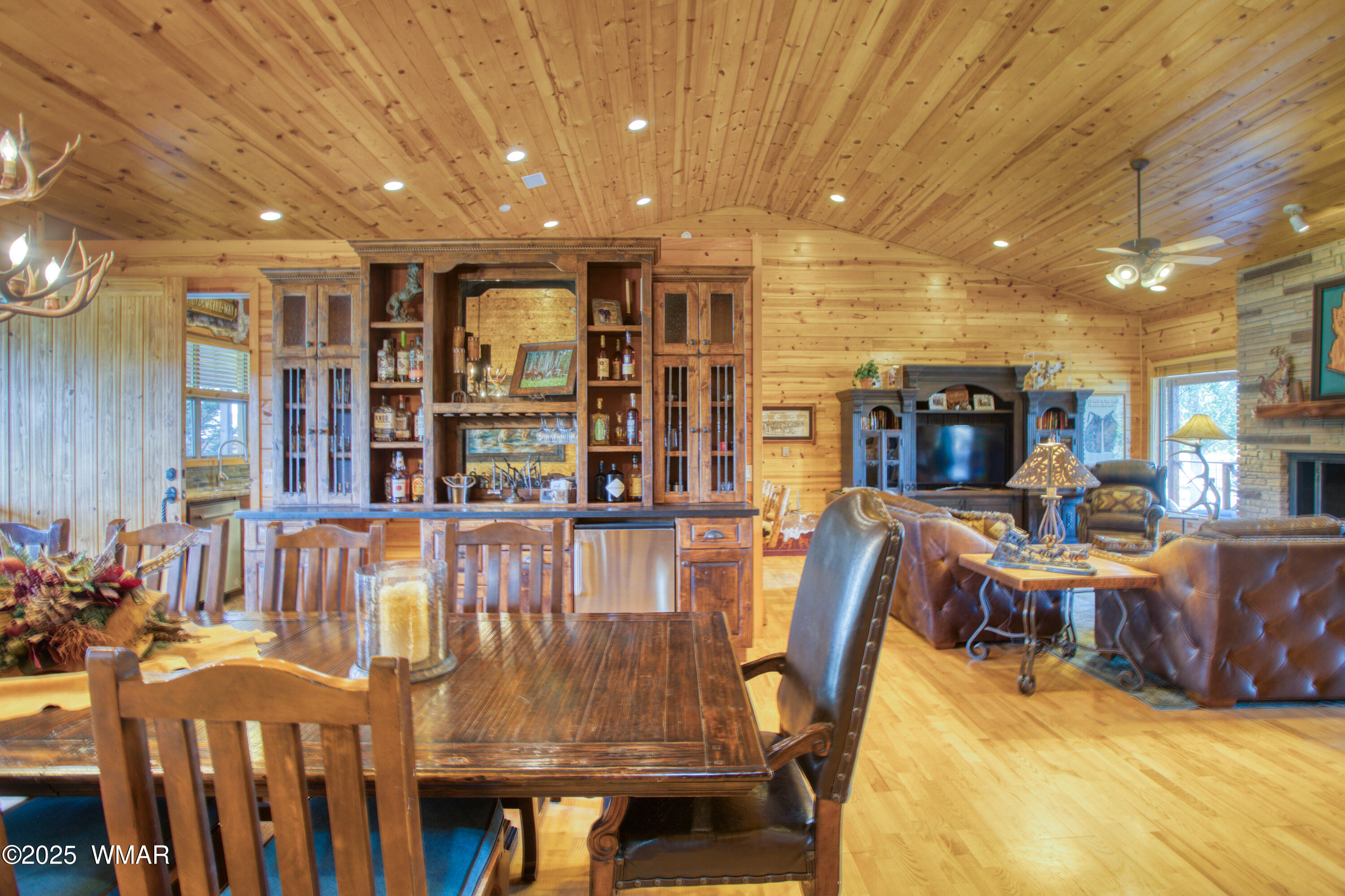 422 B Sponseller Siding Road Pinetop, AZ 85935 - Photo 24 of 74 a view of a dining room with furniture