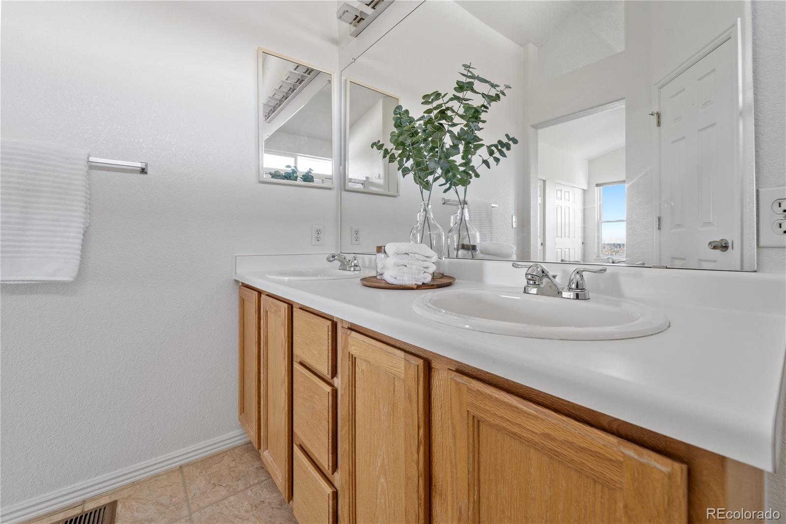 9731 Burberry Way Highlands Ranch, CO 80129 - Photo 25 of 44 Gallery Image 25