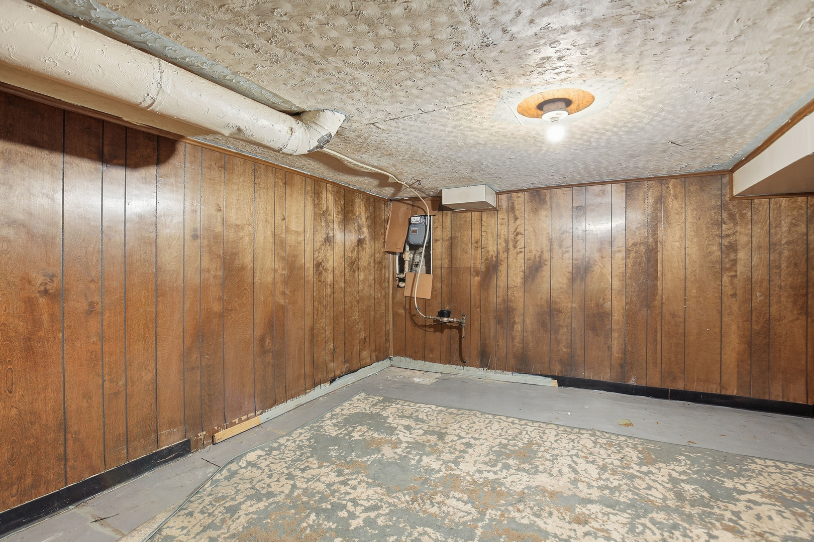 2115 West 4th Street Davenport, IA 52802 - Photo 21 of 24 a view of entryway