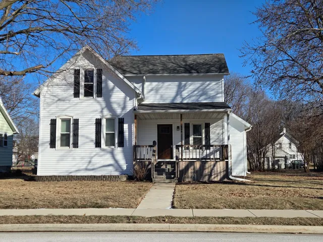 $171,900 | 908 1st Avenue, Sterling, IL 61081