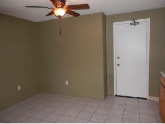 134 Mammoth Road, Unit 6 Hooksett, NH 03106 - Photo 4 of 8