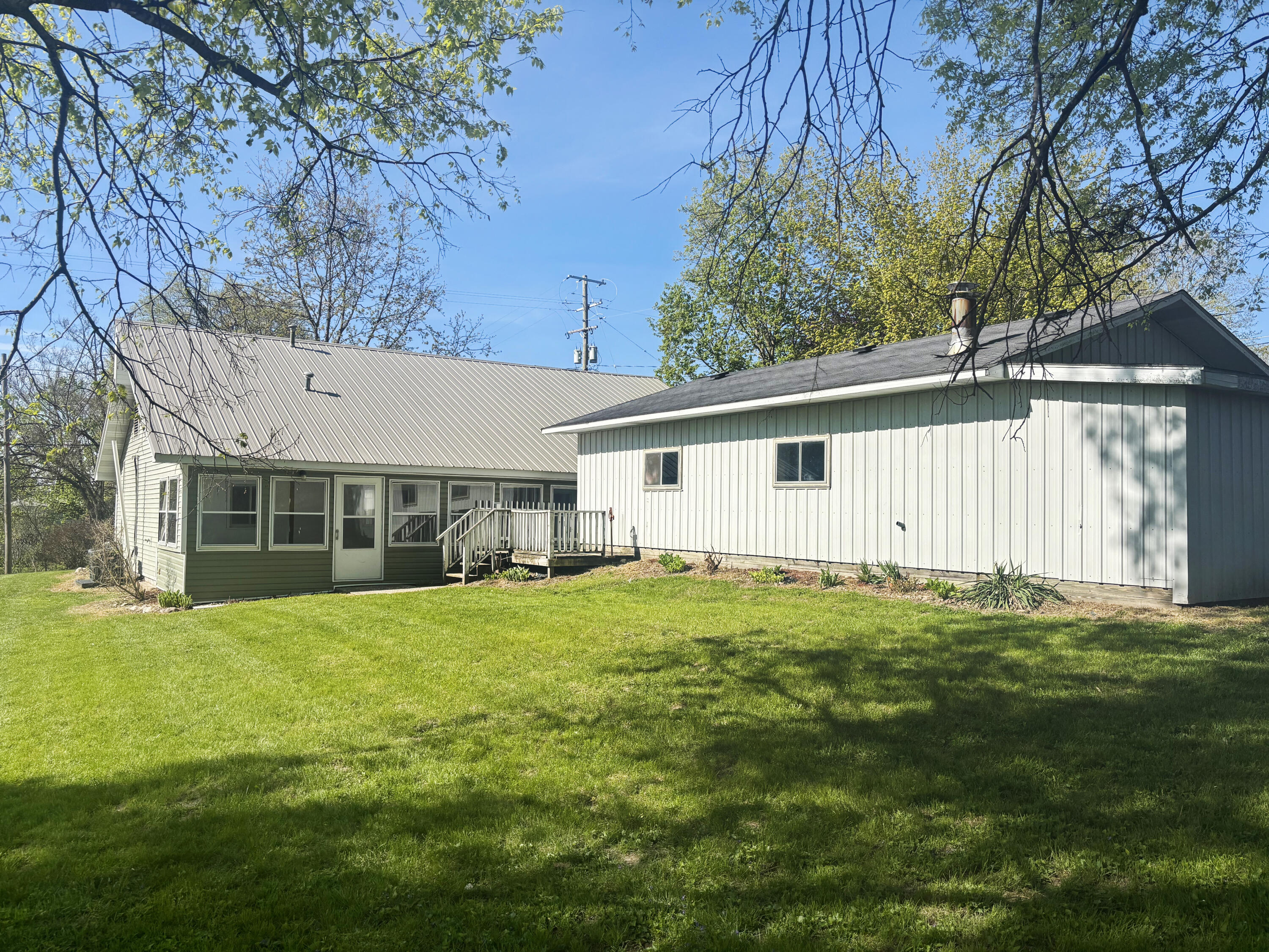 126 East Maple Street Muir, MI 48860 - Photo 5 of 28 IMG_8195