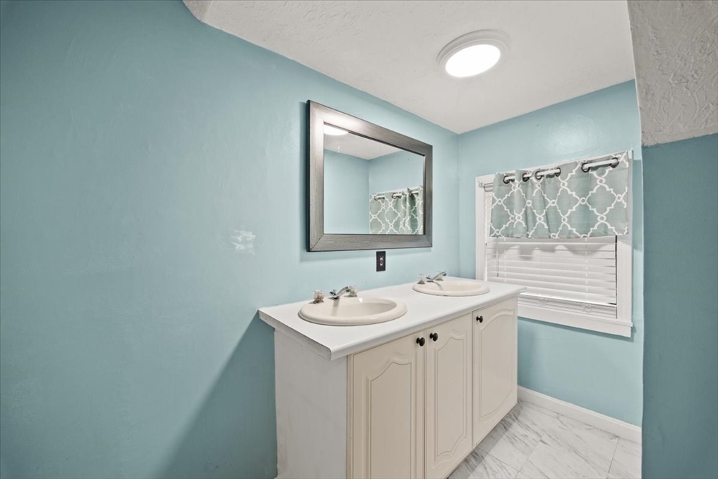2118 Riverside Avenue Somerset, MA 02726 - Photo 37 of 42