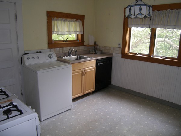 23 Desmond Road Malden, MA 02148 - Photo 6 of 24 Gallery Image 6