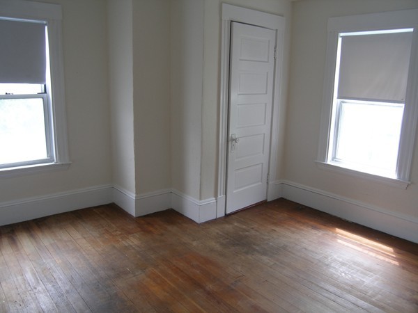 23 Desmond Road Malden, MA 02148 - Photo 8 of 24 Gallery Image 8