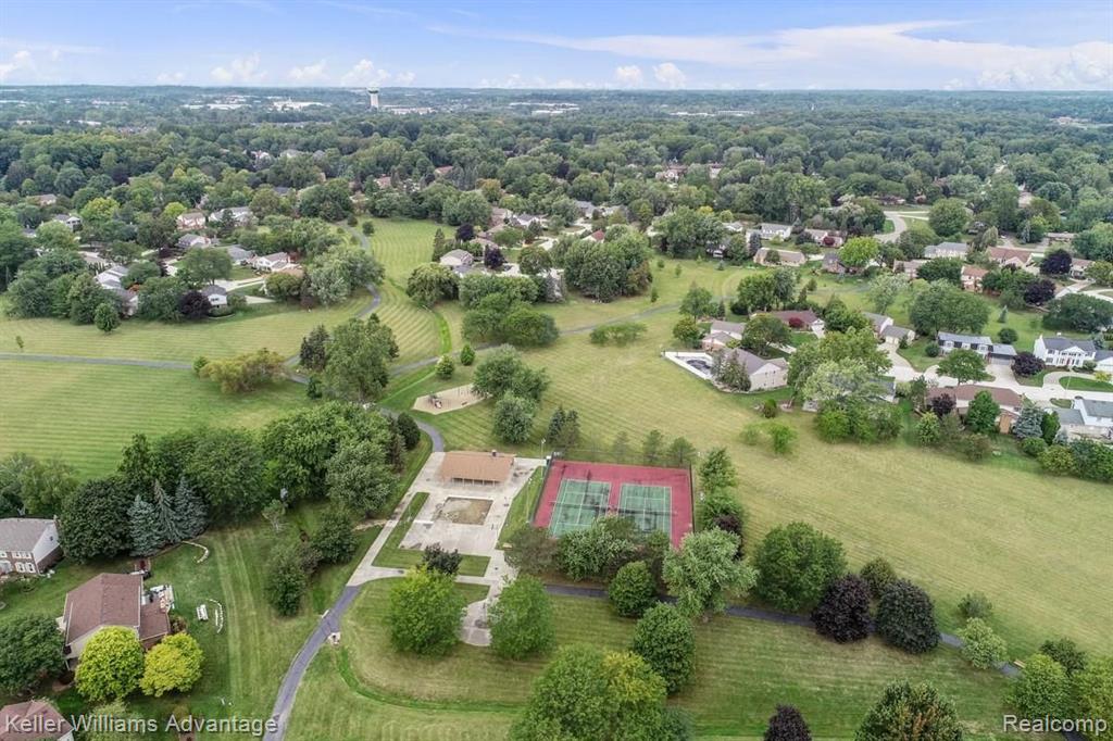 35984 Charter Crest Road Farmington Hills, MI 48335 - Photo 35 of 39