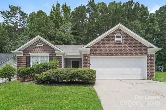 $1,915 | 8622 Flowers Court, Charlotte, NC 28215