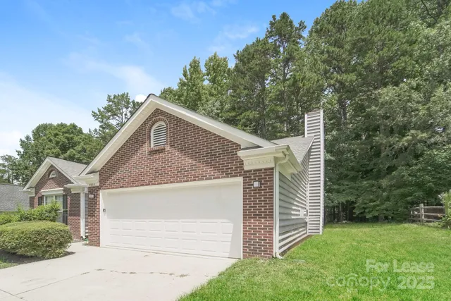 $1,915 | 8622 Flowers Court, Charlotte, NC 28215