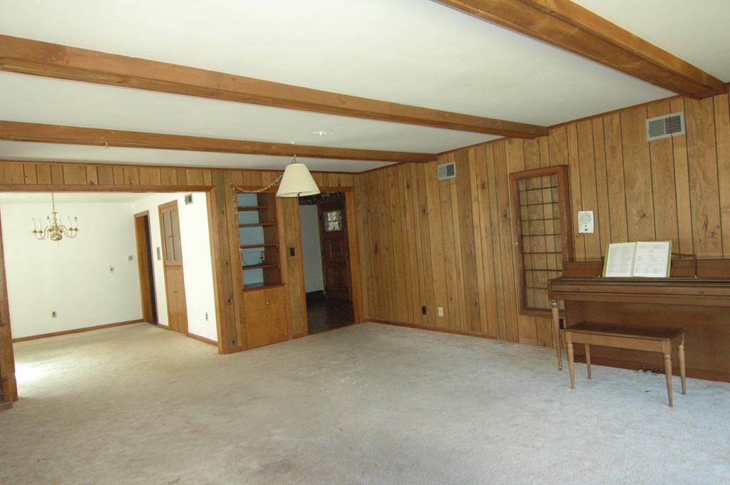 662 Spring Street Athol, MA 01331 - Photo 3 of 10 Gallery Image 3