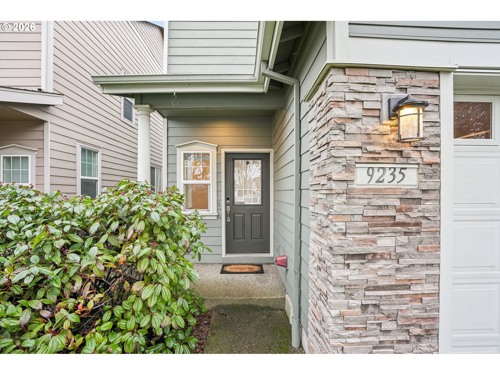 9235 Southwest Tanoak Lane Tualatin, OR 97062 - Photo 2 of 27