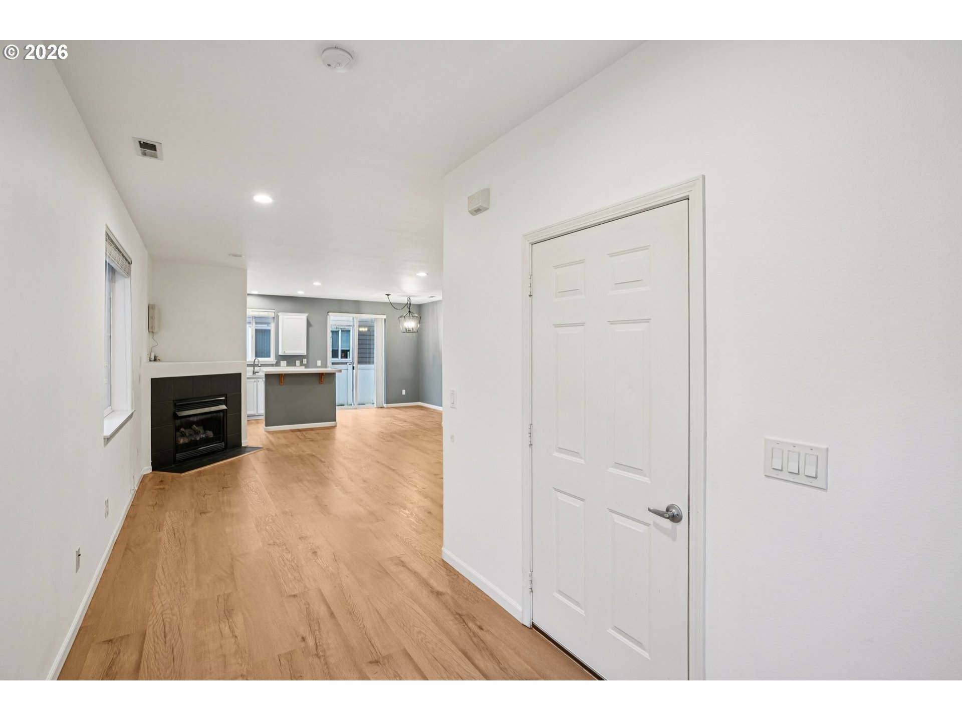 9235 Southwest Tanoak Lane Tualatin, OR 97062 - Photo 3 of 27