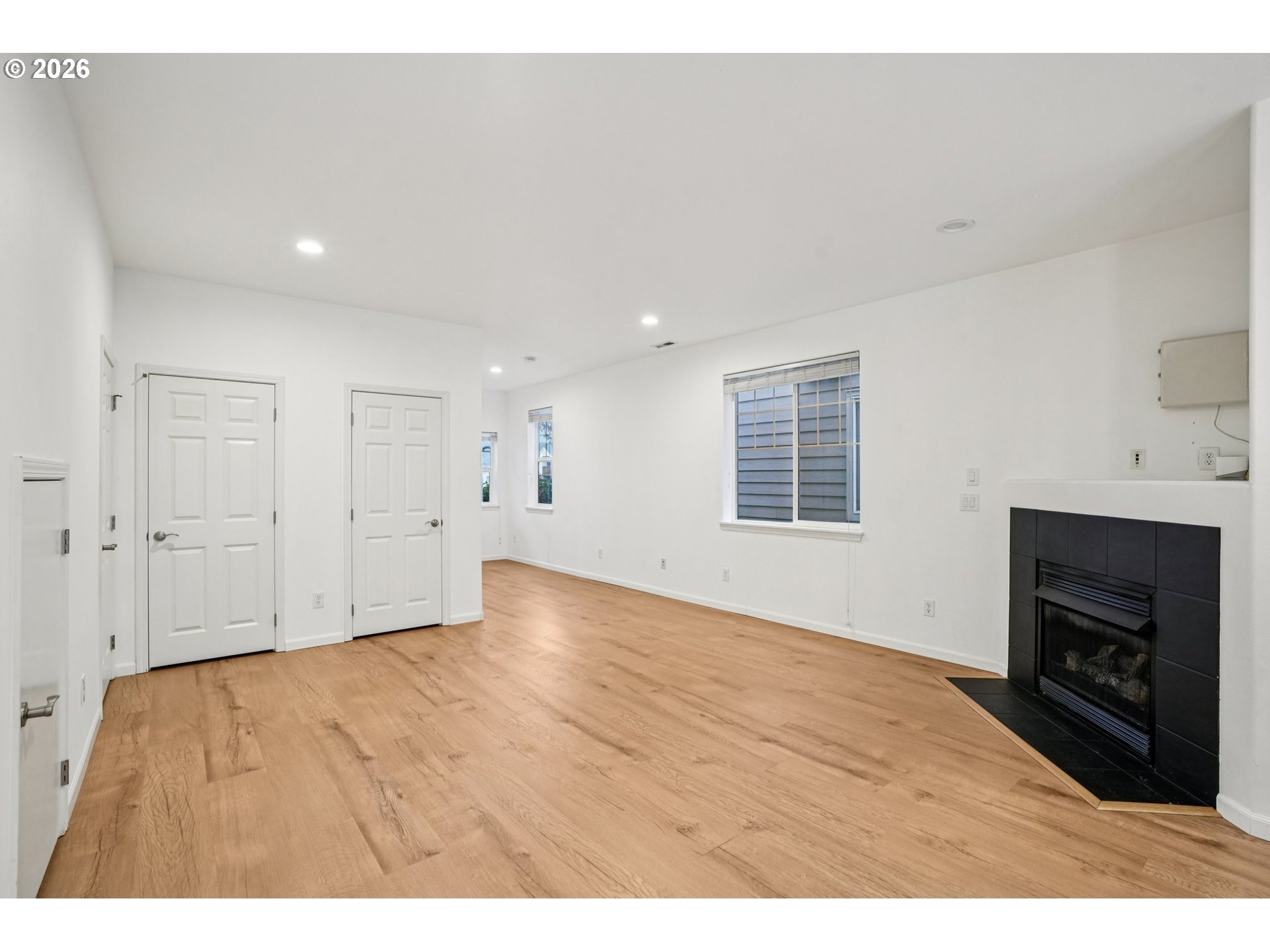 9235 Southwest Tanoak Lane Tualatin, OR 97062 - Photo 4 of 27