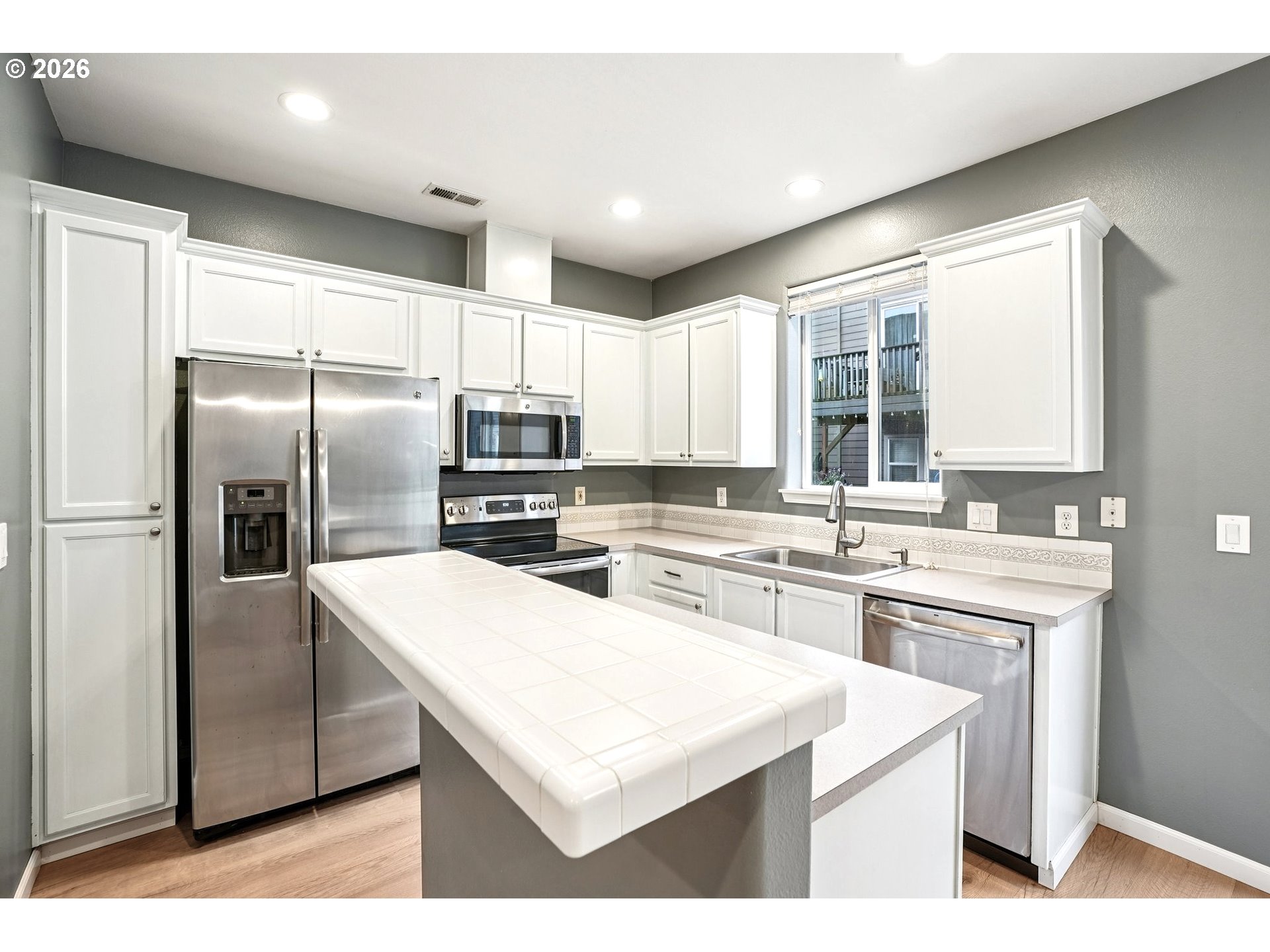 9235 Southwest Tanoak Lane Tualatin, OR 97062 - Photo 9 of 27