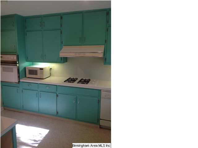 1328 Southhall Road Birmingham, AL 35213 - Photo 4 of 32