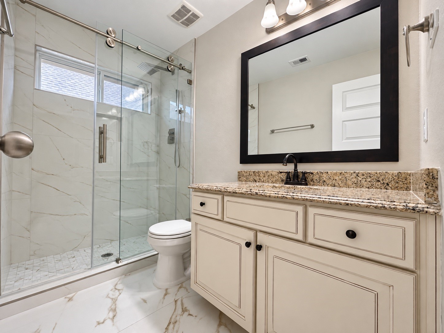 11014 Royale Ridge Lane Houston, TX 77089 - Photo 3 of 6 Gallery Image 3