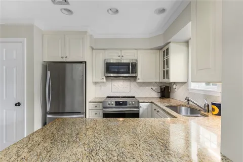 $698,000 | 213 Corey Lane, Unit 213, Middletown, RI 02842
