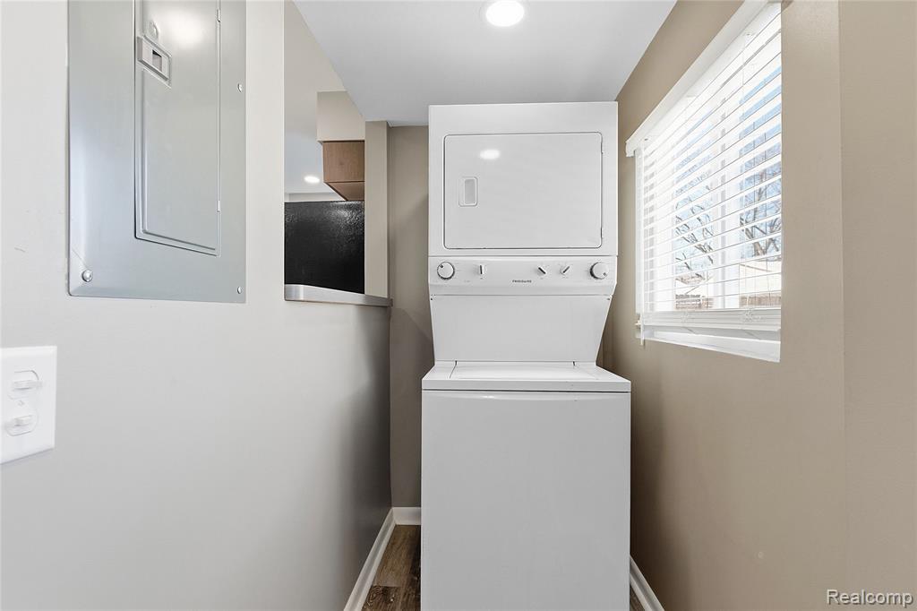 1273 Fall River Road Ypsilanti, MI 48198 - Photo 13 of 31 Gallery Image 13