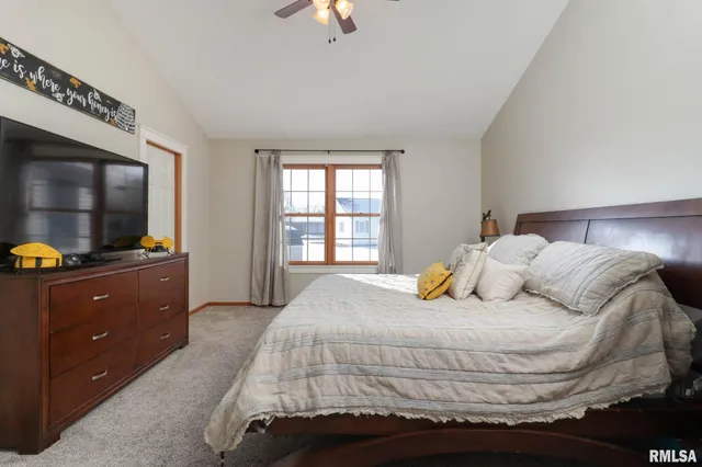 $284,900 | 212 East Garfield Street, Minier, IL 61759