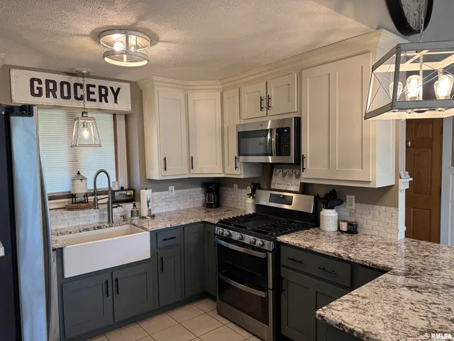 $297,500 | 212 East Garfield Street, Minier, IL 61759