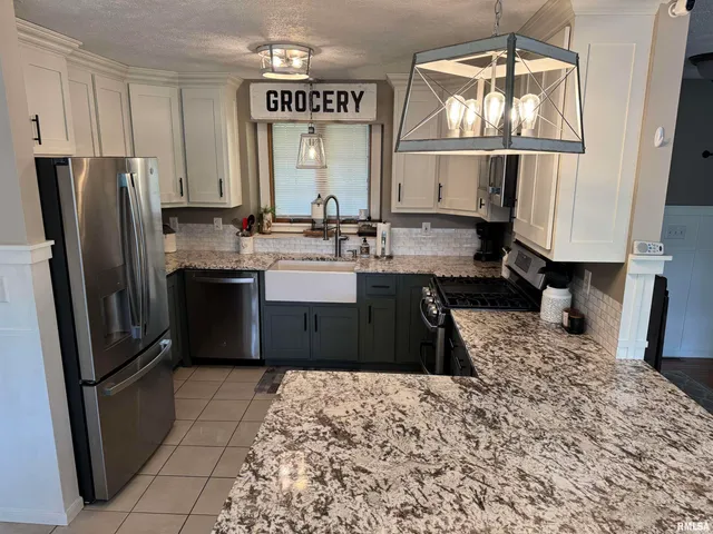 $297,500 | 212 East Garfield Street, Minier, IL 61759