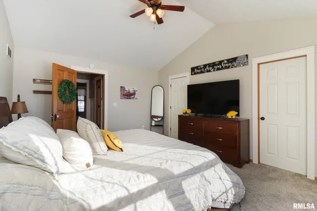 $284,900 | 212 East Garfield Street, Minier, IL 61759