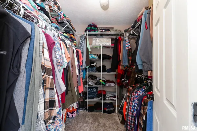 $284,900 | 212 East Garfield Street, Minier, IL 61759