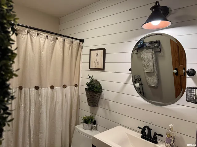 $297,500 | 212 East Garfield Street, Minier, IL 61759