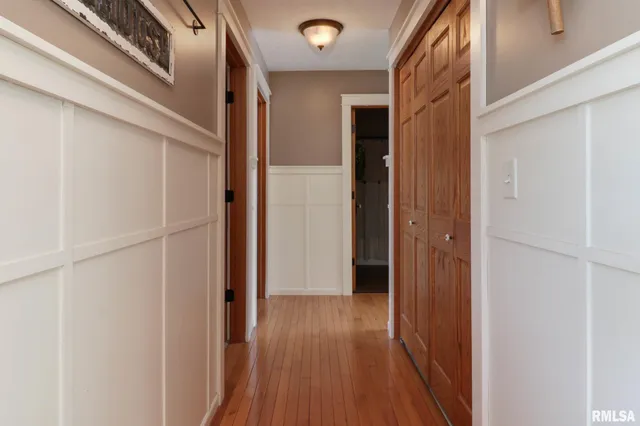 $284,900 | 212 East Garfield Street, Minier, IL 61759