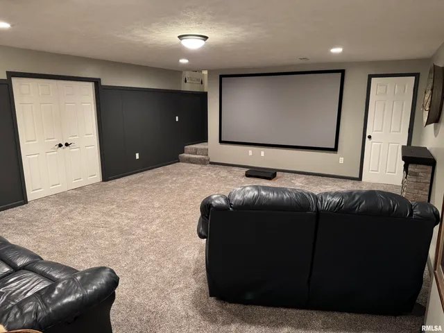 $297,500 | 212 East Garfield Street, Minier, IL 61759