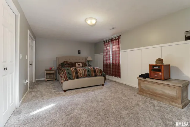 $284,900 | 212 East Garfield Street, Minier, IL 61759