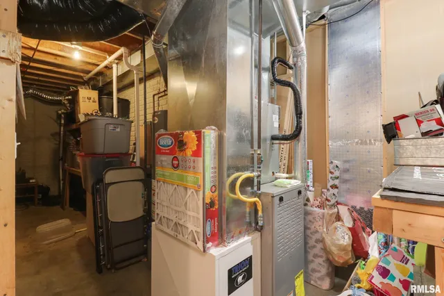 $284,900 | 212 East Garfield Street, Minier, IL 61759