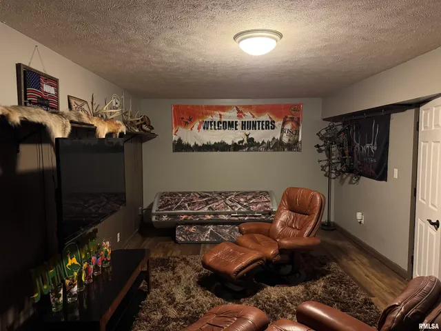 $297,500 | 212 East Garfield Street, Minier, IL 61759